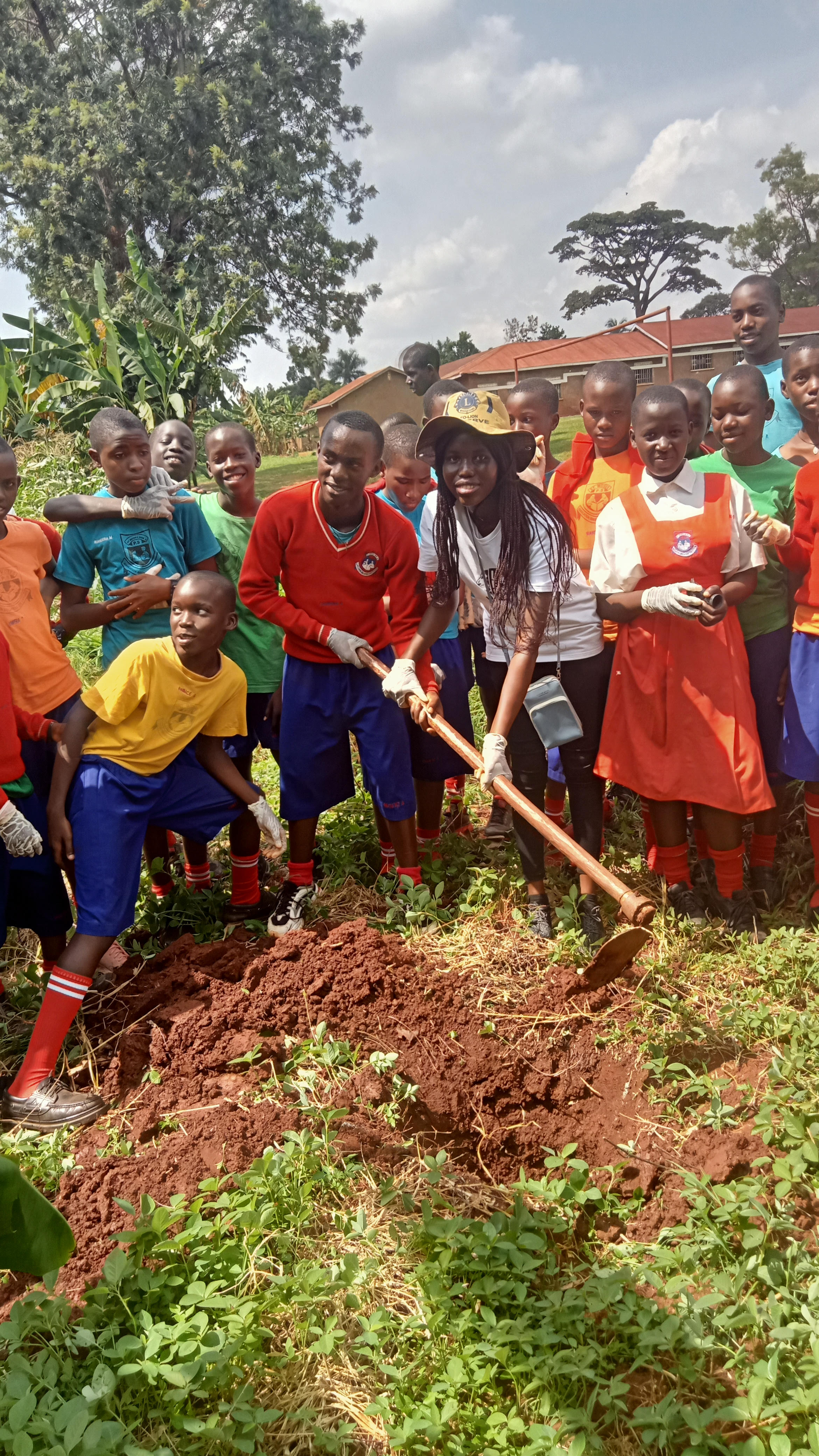 Leos planting trees