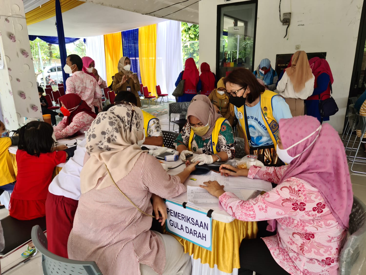 Lions across District 307-A1 Indonesia doing diabetes screening
