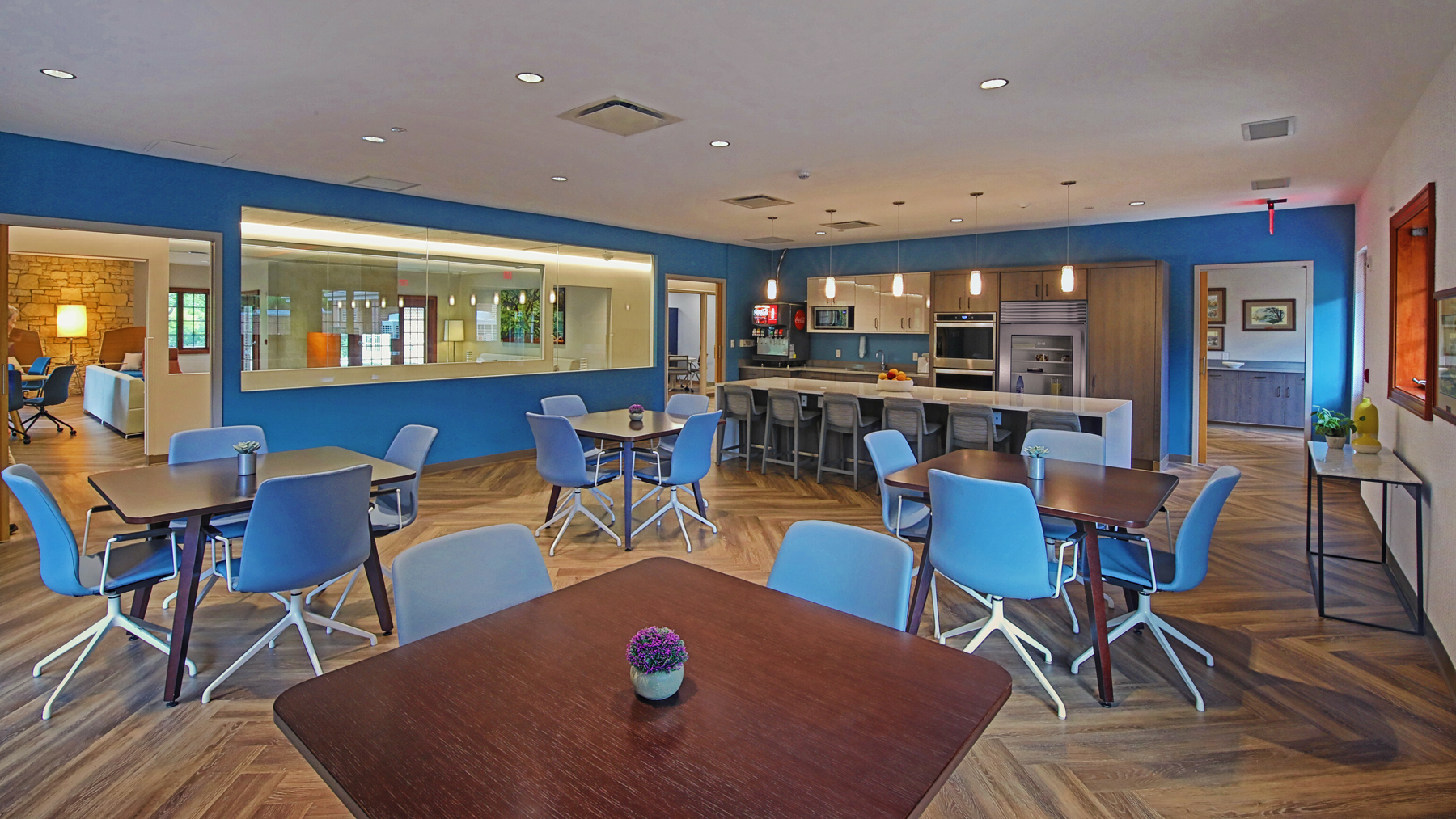 Lions in Illinois and LCIF supported the furnishing of a hospice room